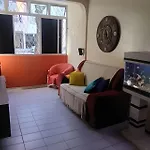 Quarto solteiro climatizado em condomínio residen