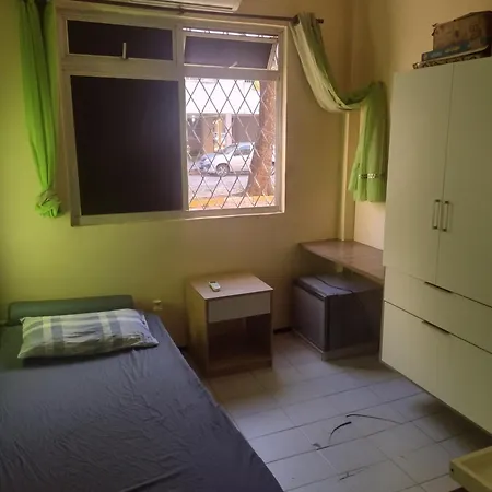 Quarto Solteiro Climatizado Em Condominio Residen *