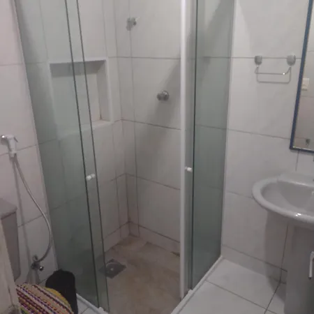 Quarto Solteiro Climatizado Em Condominio Residen *